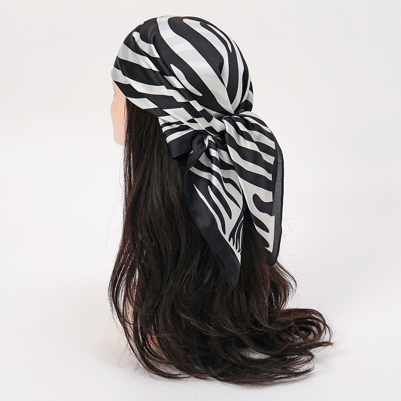 2025 Spiaggia Hijab Stole Scia - Silk Tie Striped recensione e prezzo